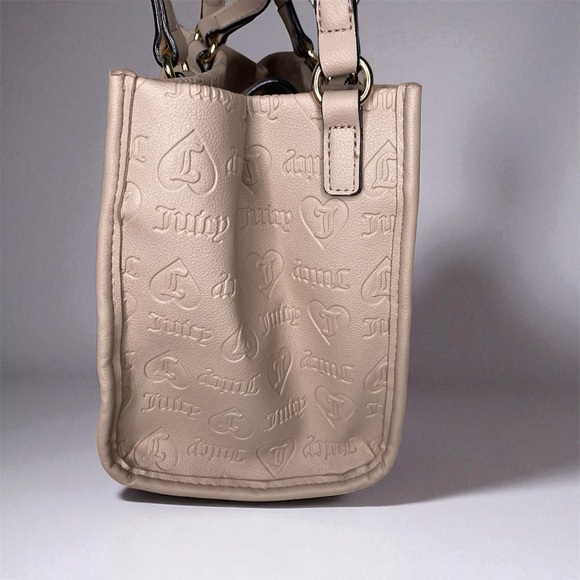 Juicy Couture Neutral Monogram Mini Crossbody Tote Handbag with Heart Charm Nwot - Picture 5 of 16